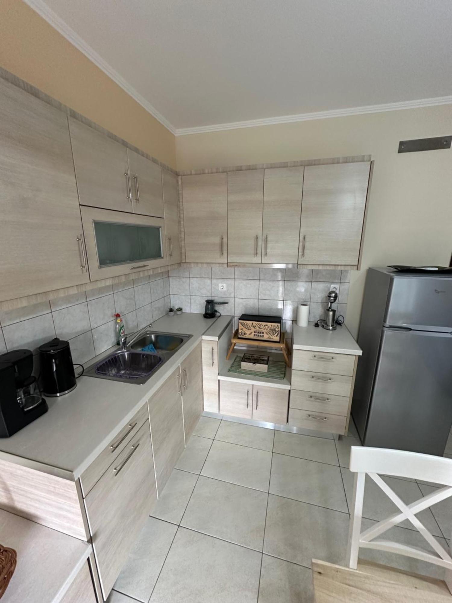R Apartment Nafpaktos Bagian luar foto