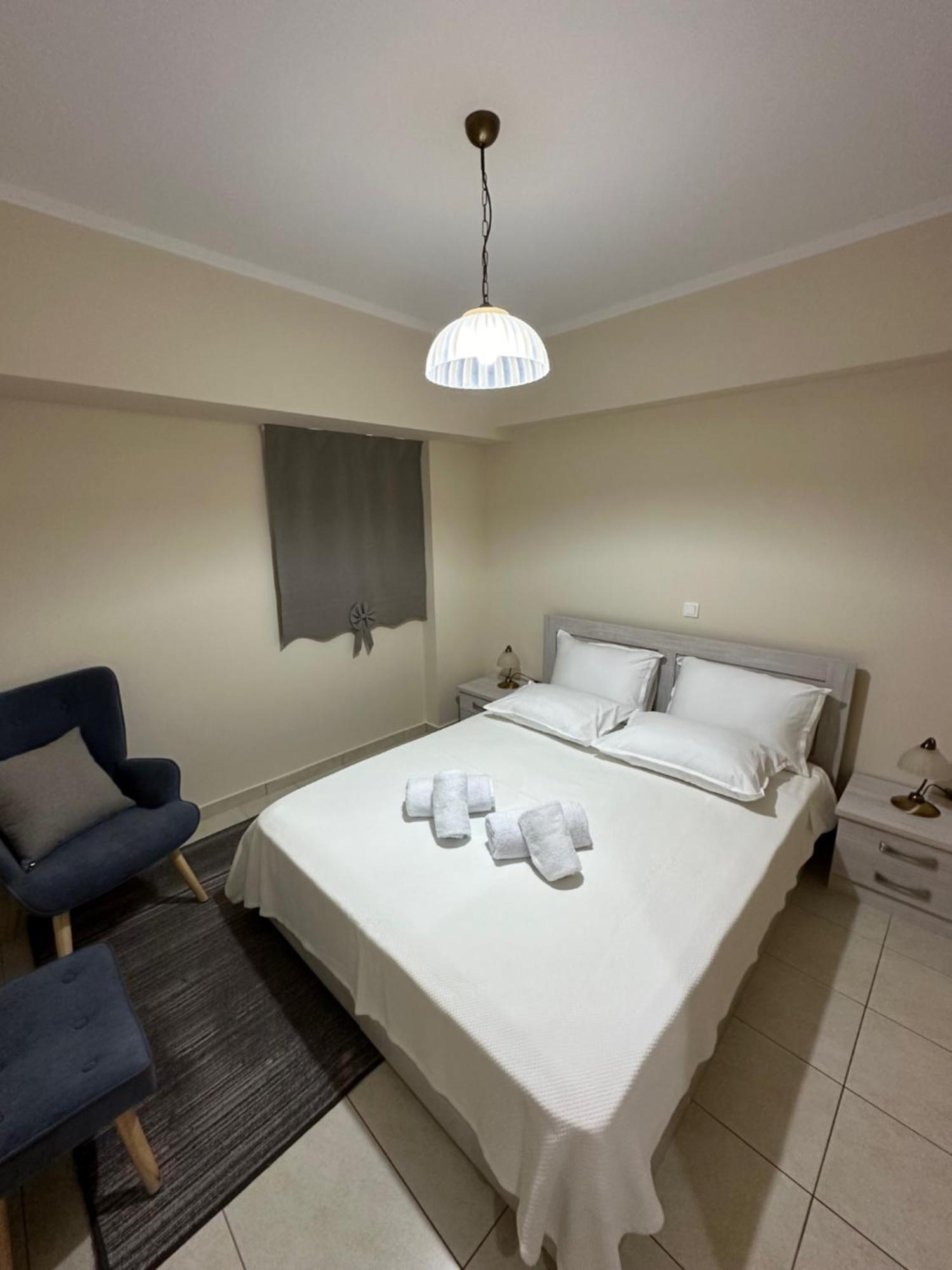 R Apartment Nafpaktos Bagian luar foto