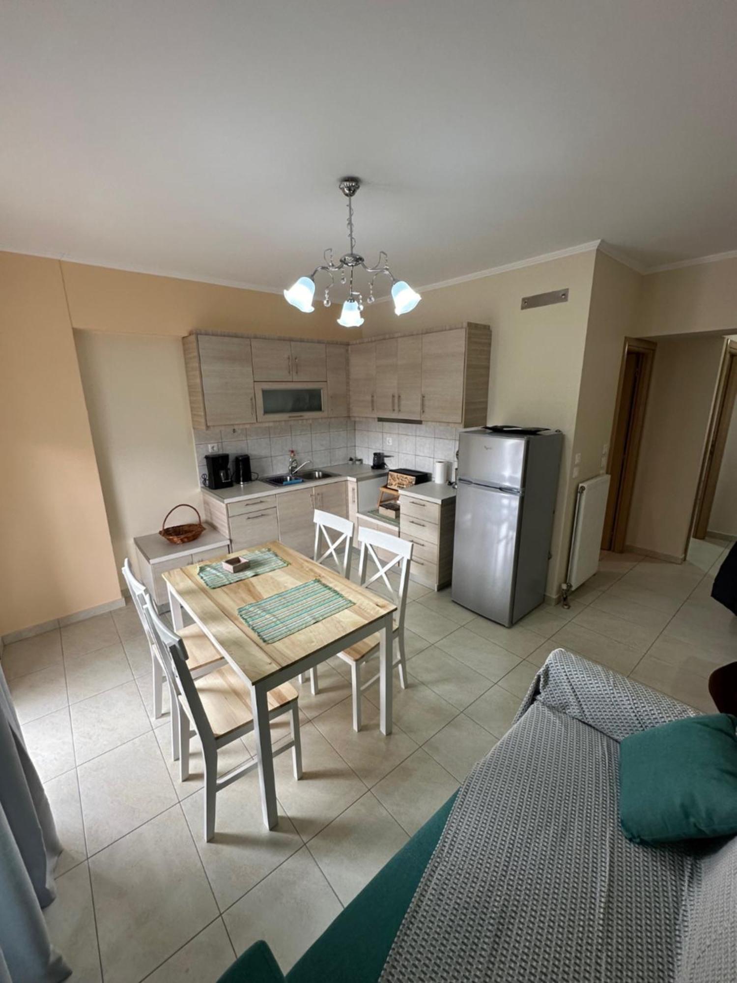 R Apartment Nafpaktos Bagian luar foto