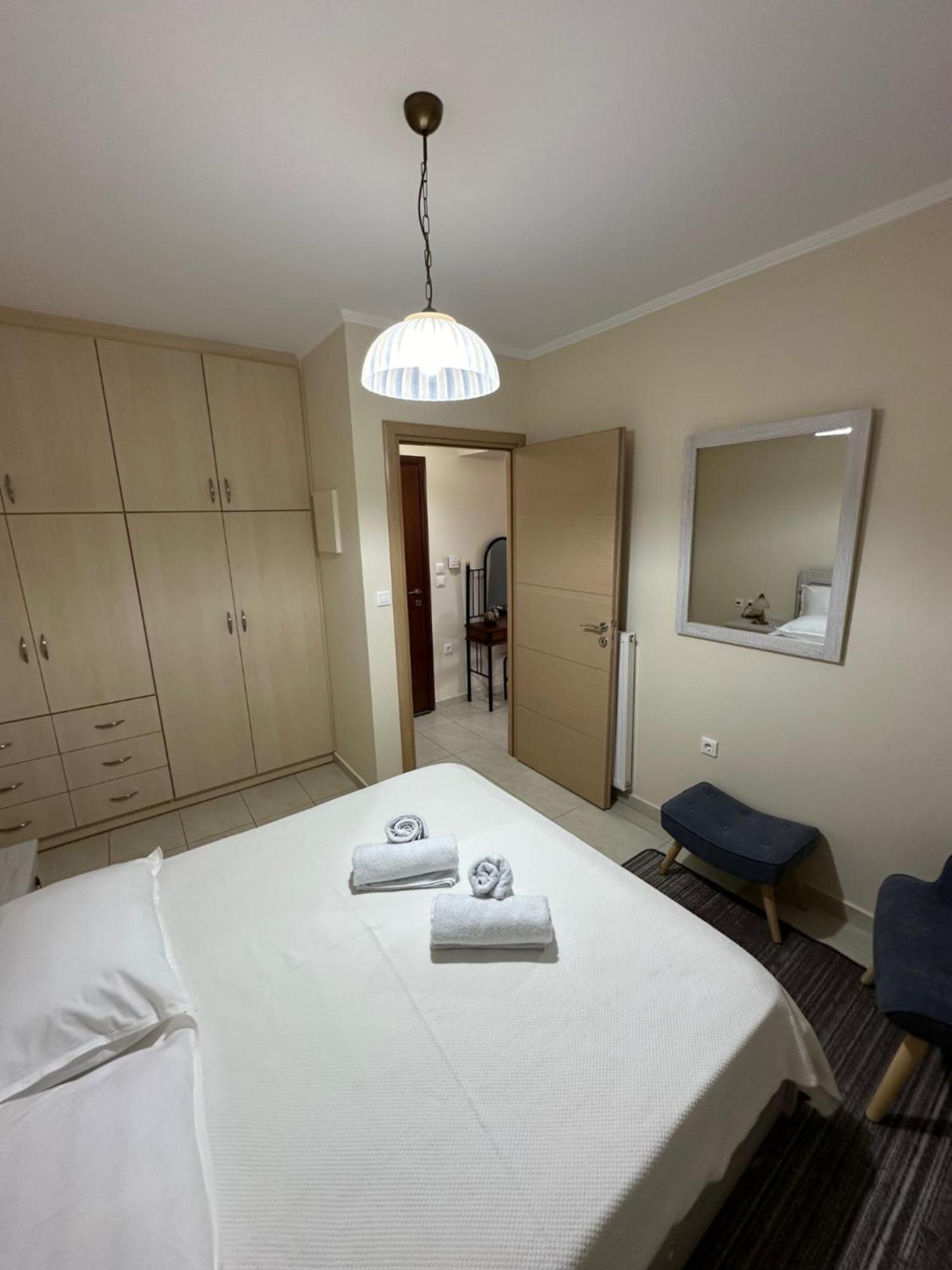 R Apartment Nafpaktos Bagian luar foto