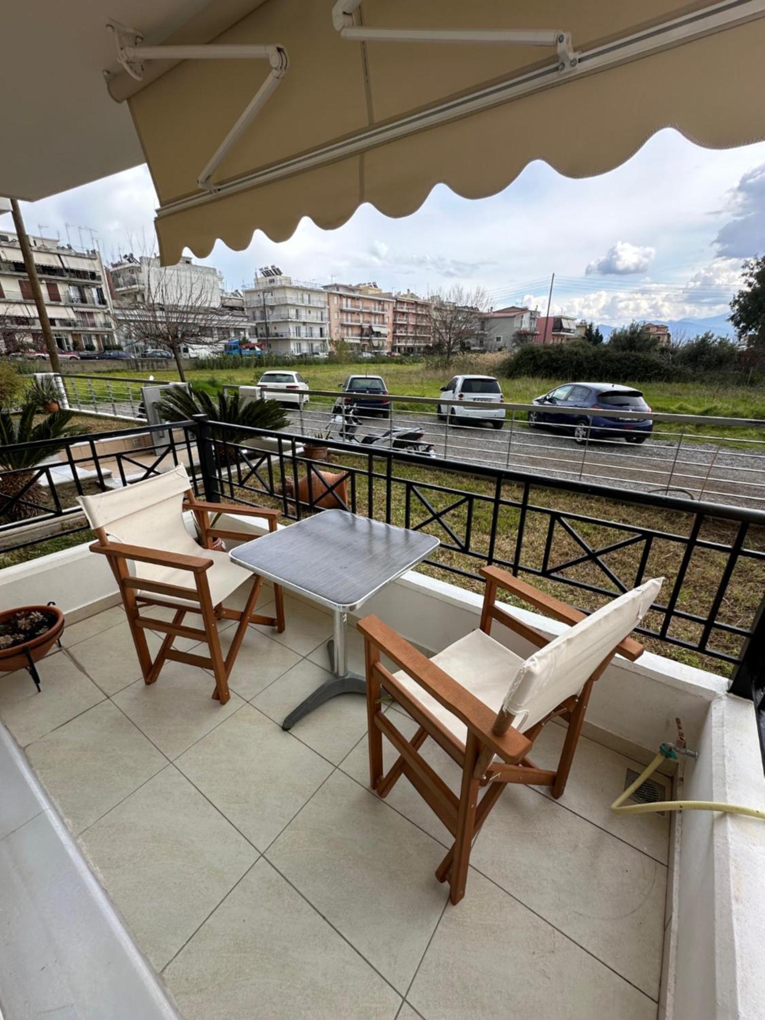 R Apartment Nafpaktos Bagian luar foto