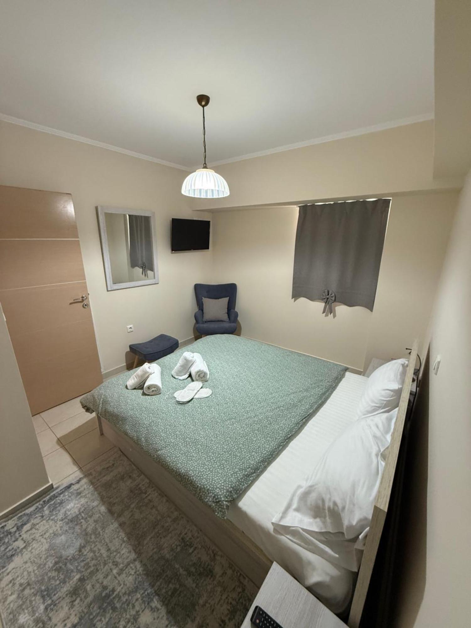 R Apartment Nafpaktos Bagian luar foto